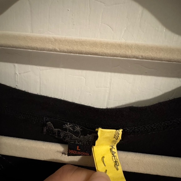 Vintage - Guess Black Top with Gold Sequin Wings - Picture 4 of 4